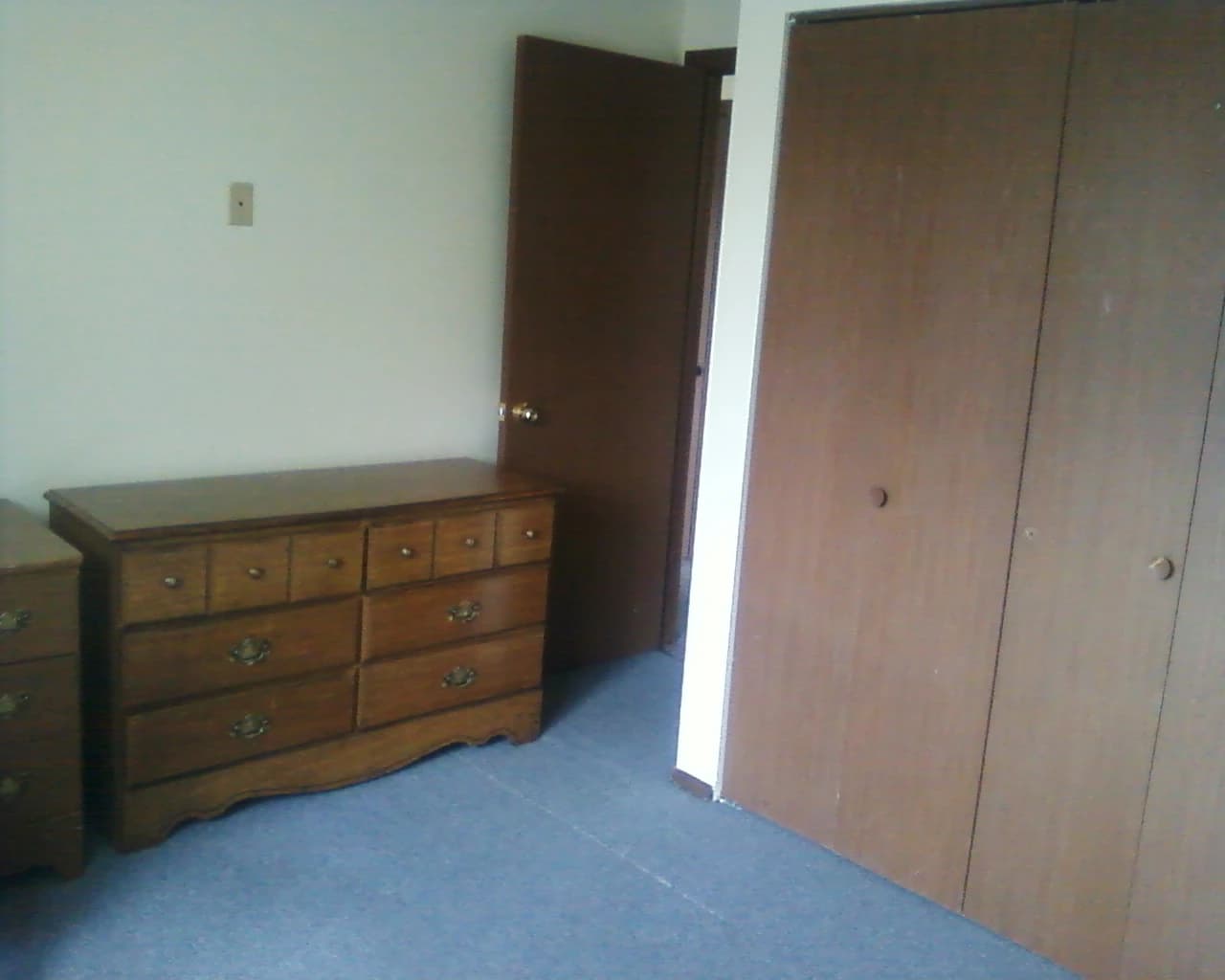 Lakeshore Apartments thumbnail 10