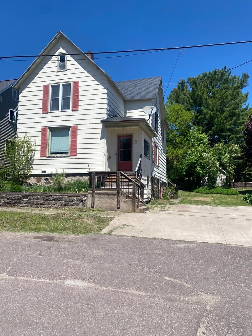 921 Elm