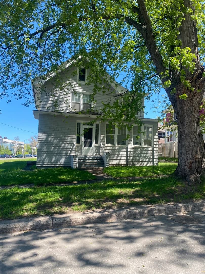 207 Clark