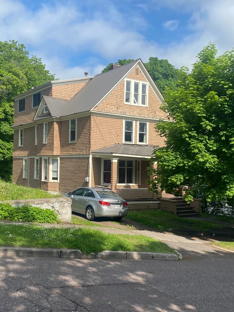 218 Hubbell