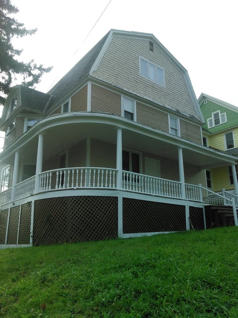 225 Hubbell